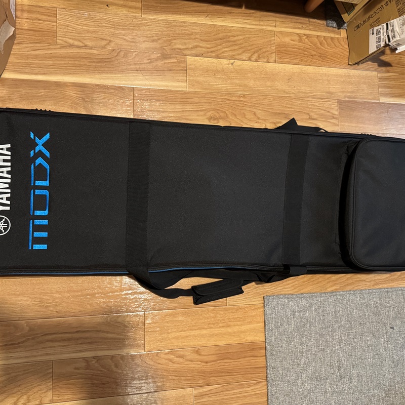 YAMAHA MODX7+の画像